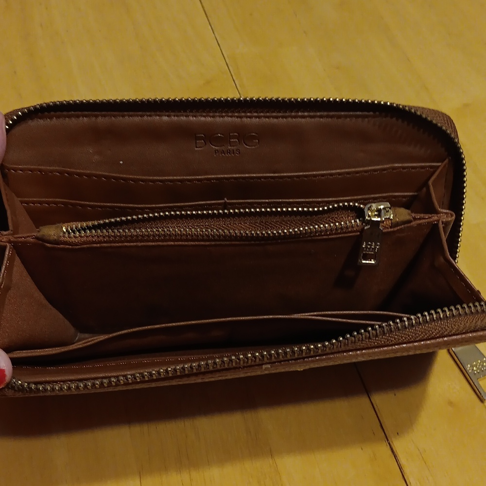 BCBG Paris Brown Pebbled Leather Long Wallet EUC 😍 - Picture 3 of 5